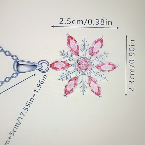 Red rhinestone Snowflake ❄️ necklace - Picture 2 of 5